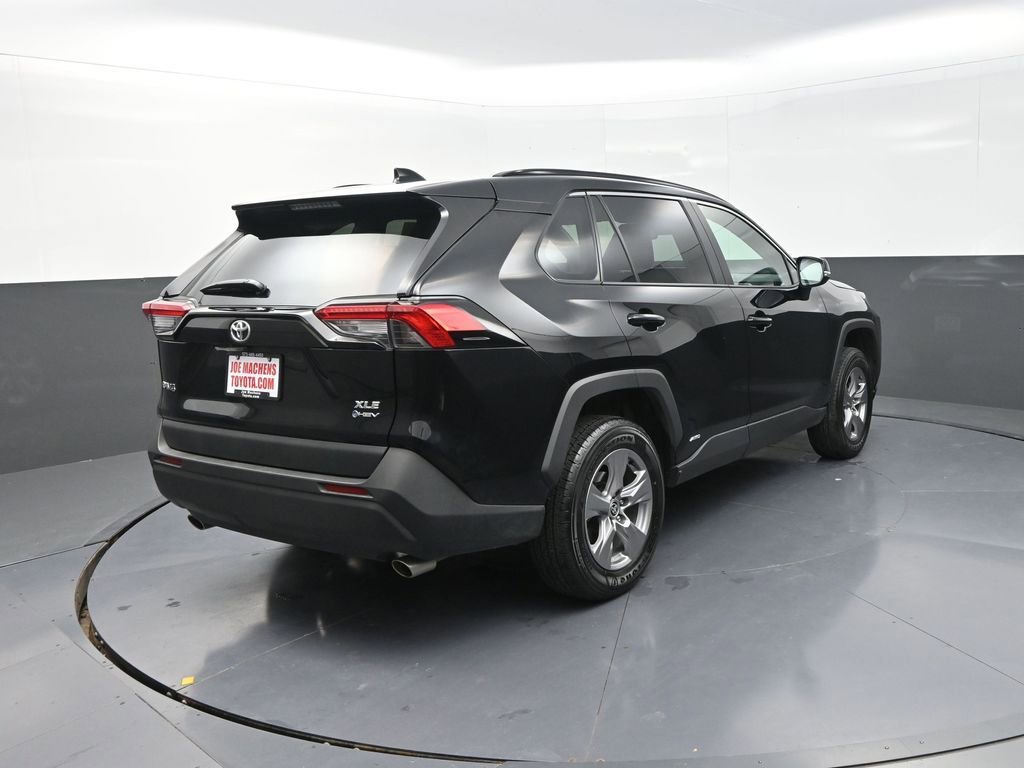 Used 2025 Toyota RAV4 XLE image 9