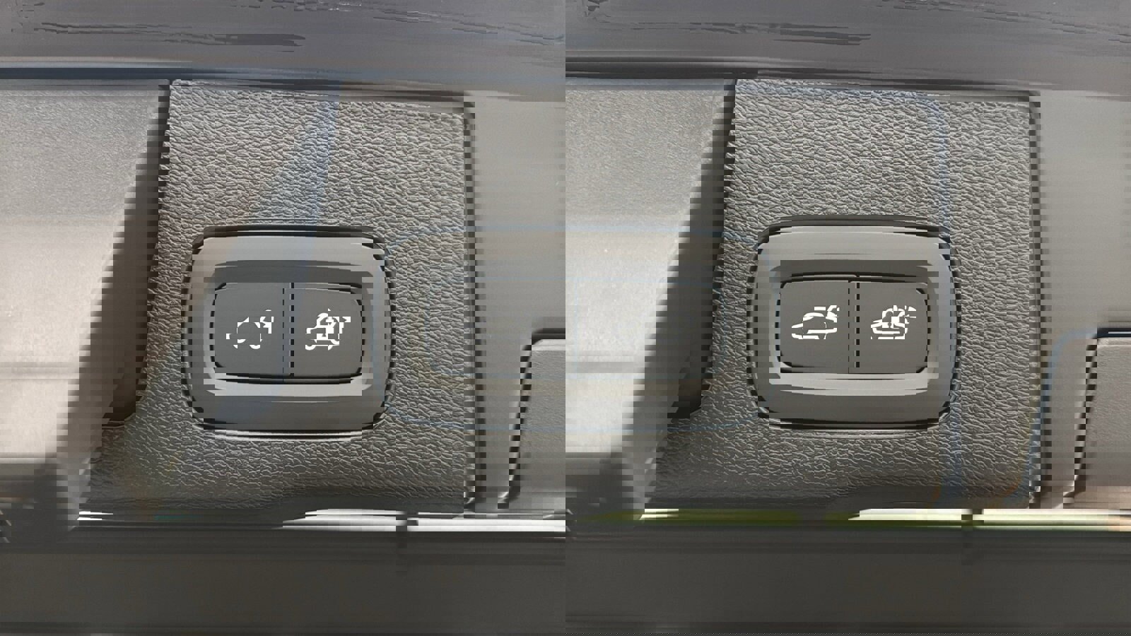 New 2026 Volvo XC60 T8 Ultra w/ Protection Package Premier image 30