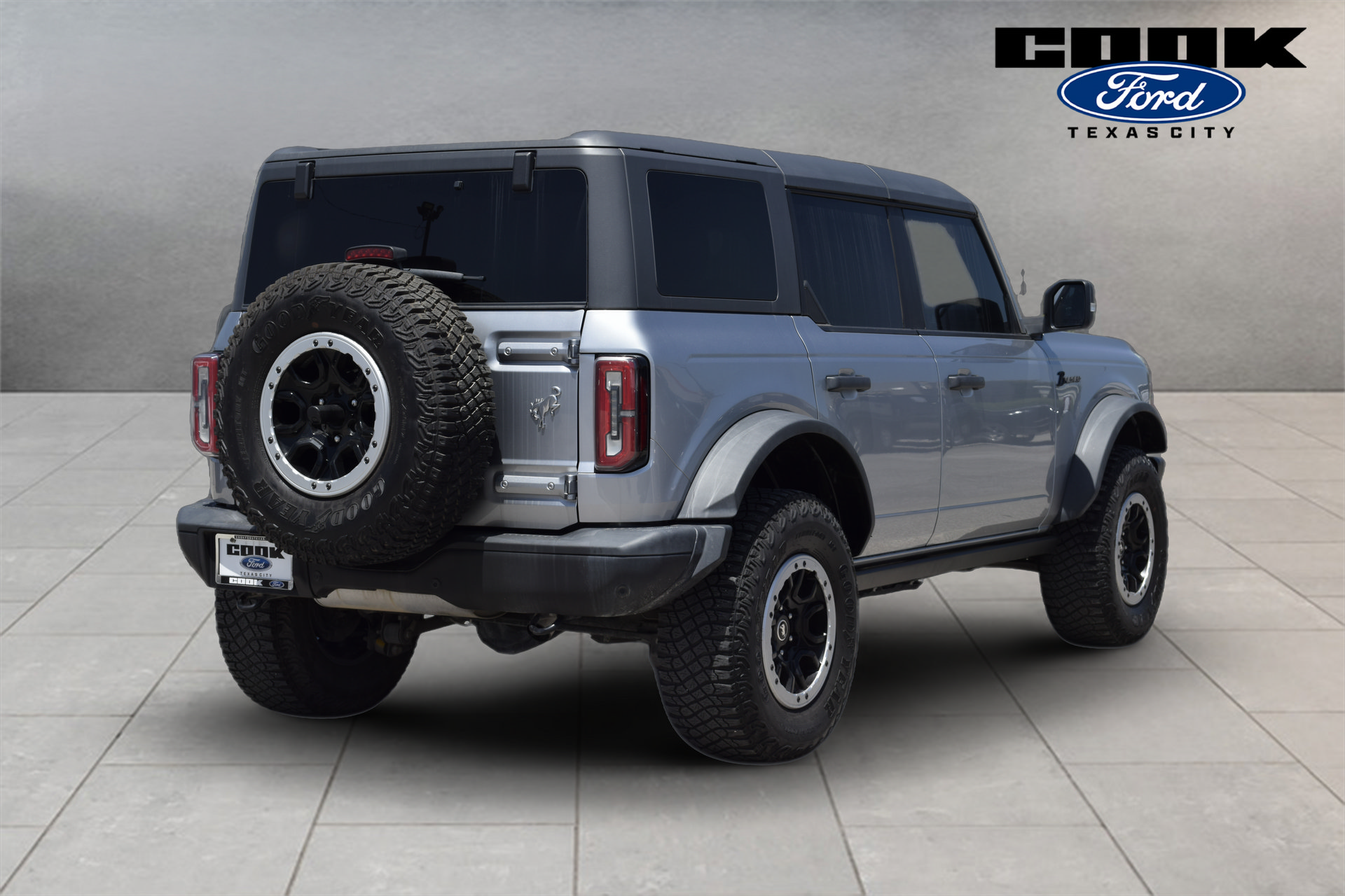 Used 2023 Ford Bronco Badlands w/ Sasquatch Package AWD/4WD image 3