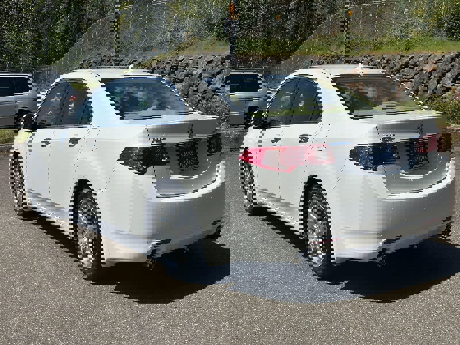 Used 2013 Acura TSX w/ Technology Package FWD image 3