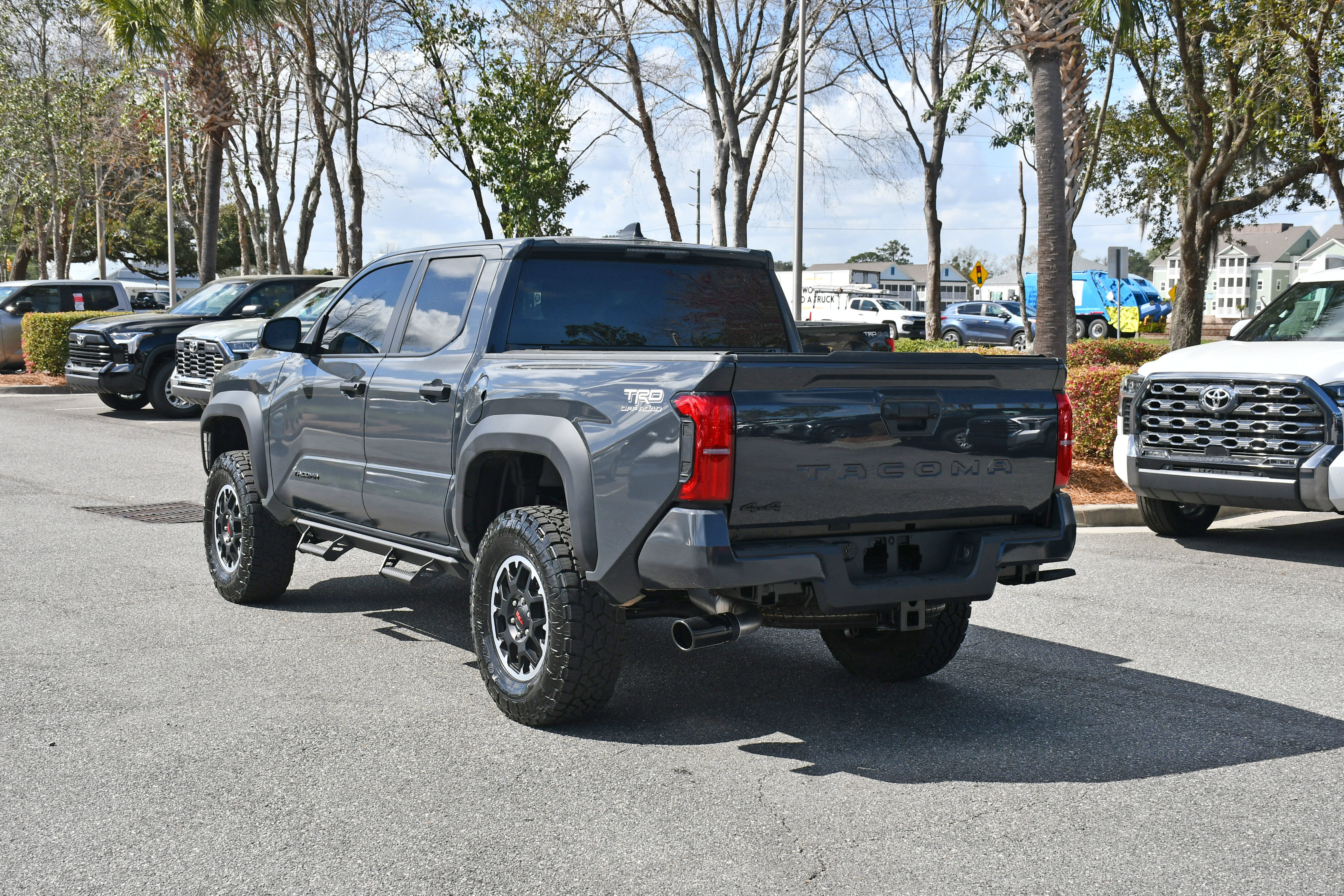 Certified 2025 Toyota Tacoma TRD Off-Road AWD/4WD image 3