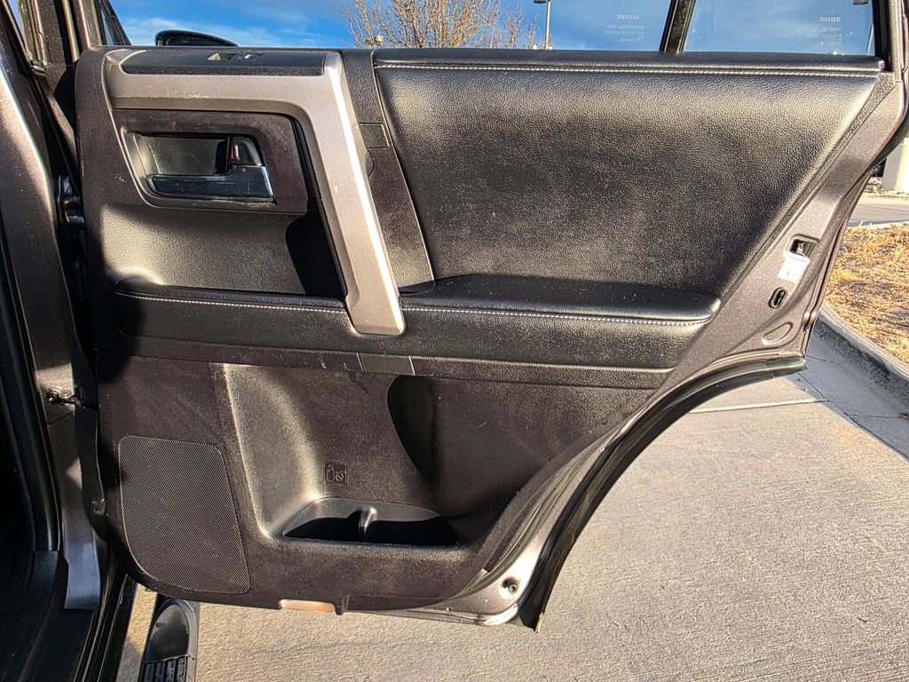 Used 2015 Toyota 4Runner SR5 image 27