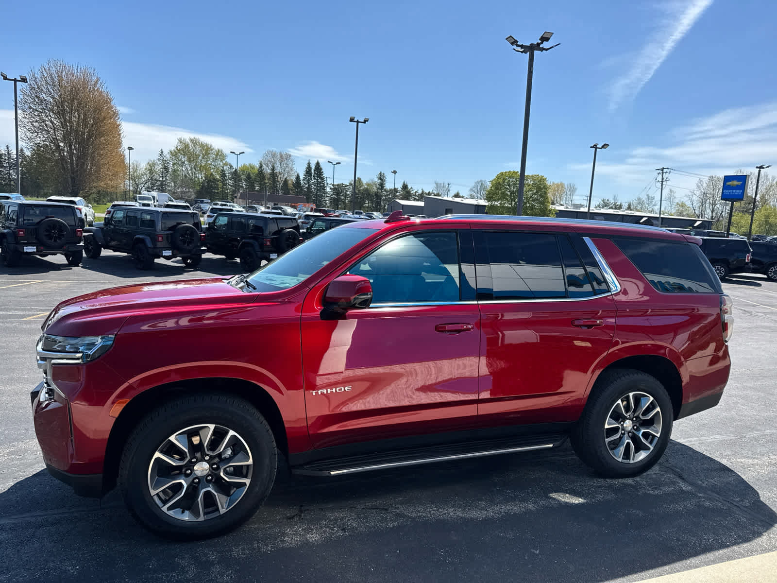 Used 2021 Chevrolet Tahoe LT w/ LT Signature Package AWD/4WD image 11