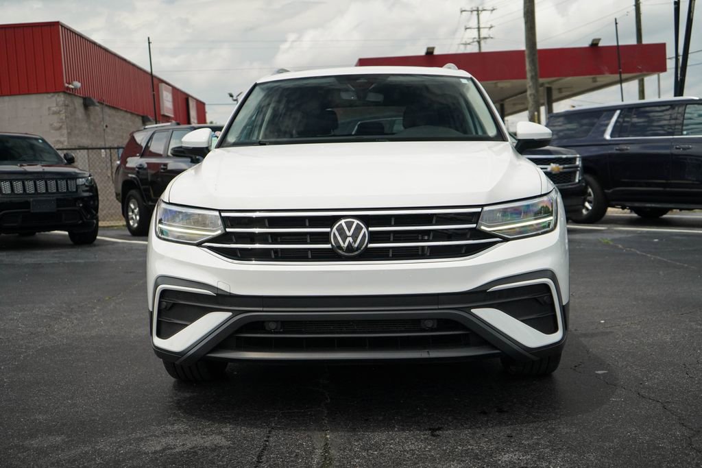 Used 2022 Volkswagen Tiguan SE w/ Panoramic Sunroof Package AWD/4WD image 16