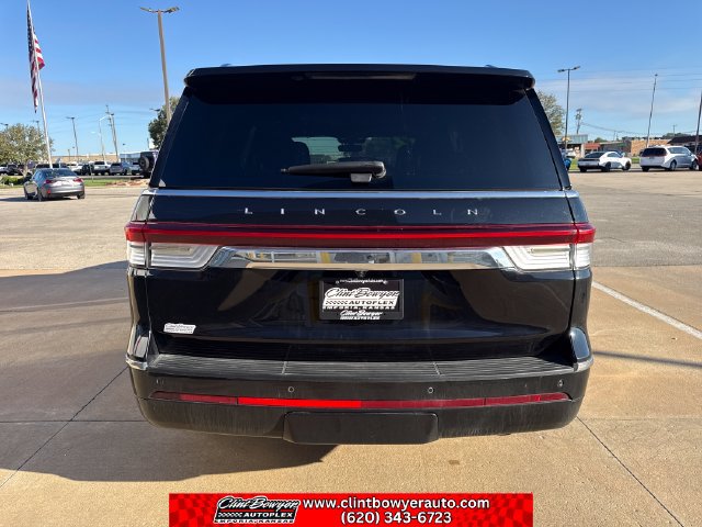 Used 2022 Lincoln Navigator Reserve AWD/4WD image 4