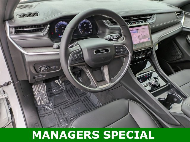 New 2025 Jeep Grand Cherokee Limited w/ Trailer Tow Package image 10