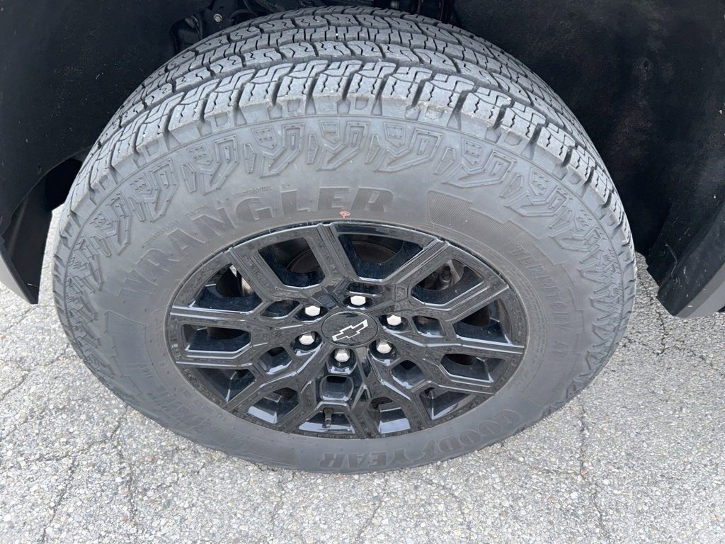 Used 2024 Chevrolet Colorado Trail Boss w/ Technology Package image 18