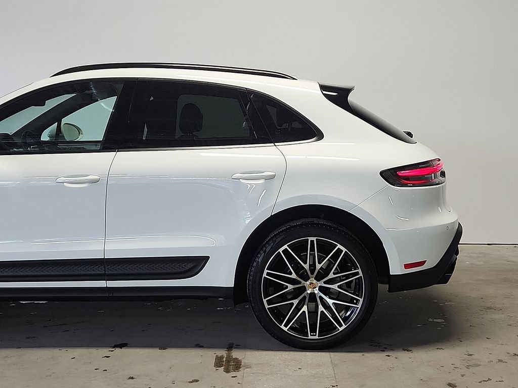 Used 2026 Porsche Macan AWD/4WD image 7