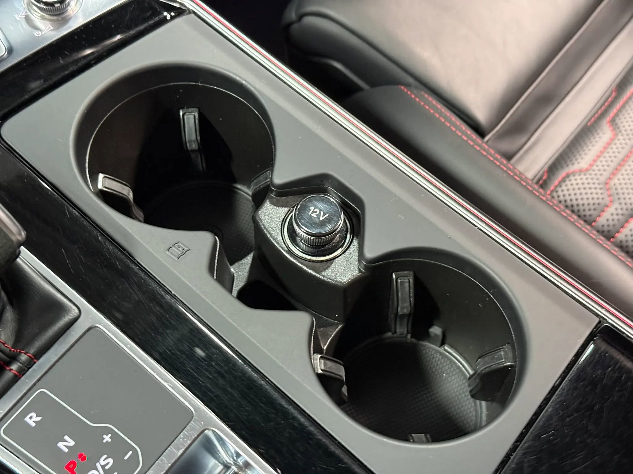 Used 2021 Audi RS 6 w/ Carbon Optic Package image 40