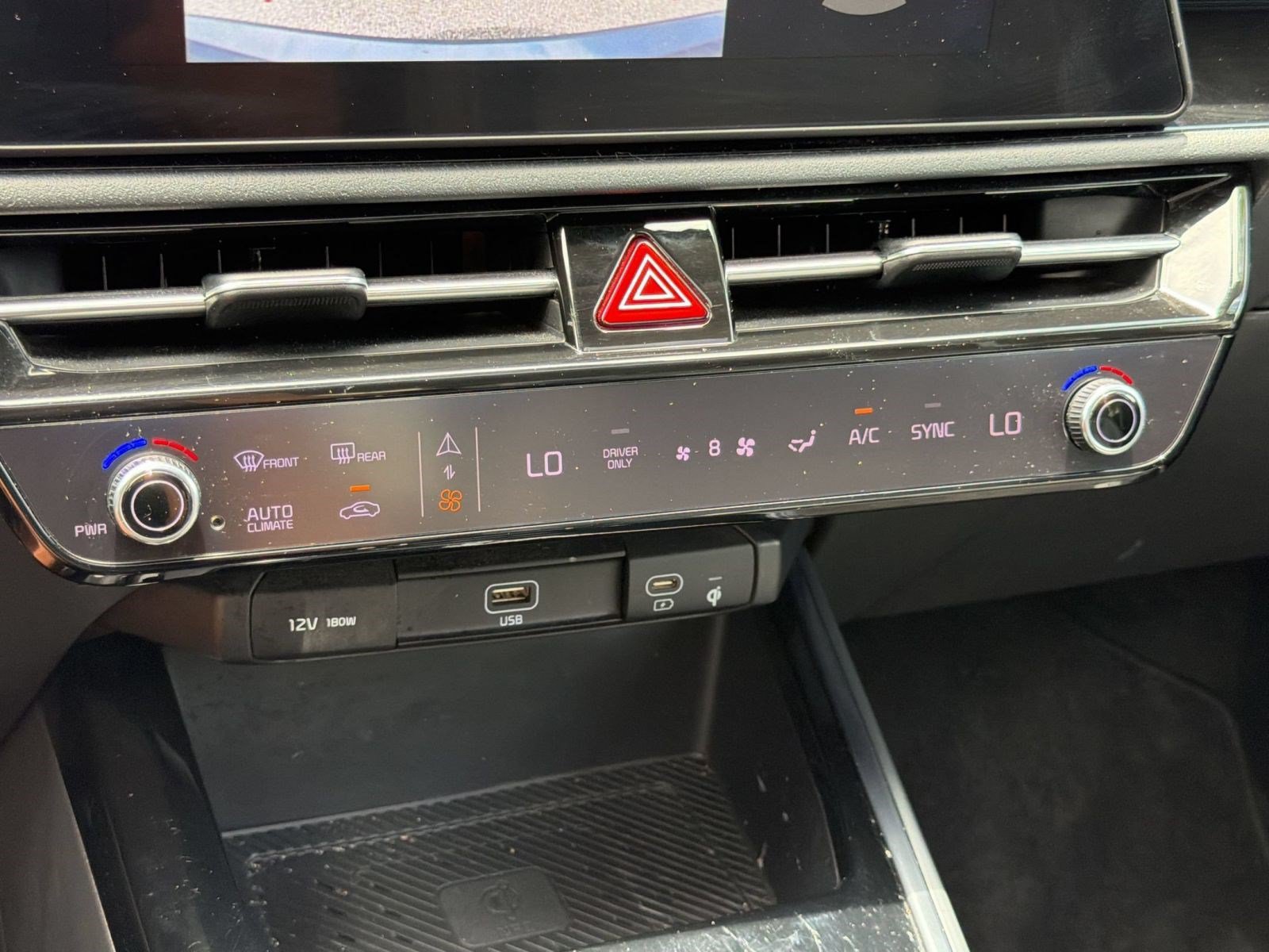 Used 2023 Kia Niro SX Touring FWD image 18