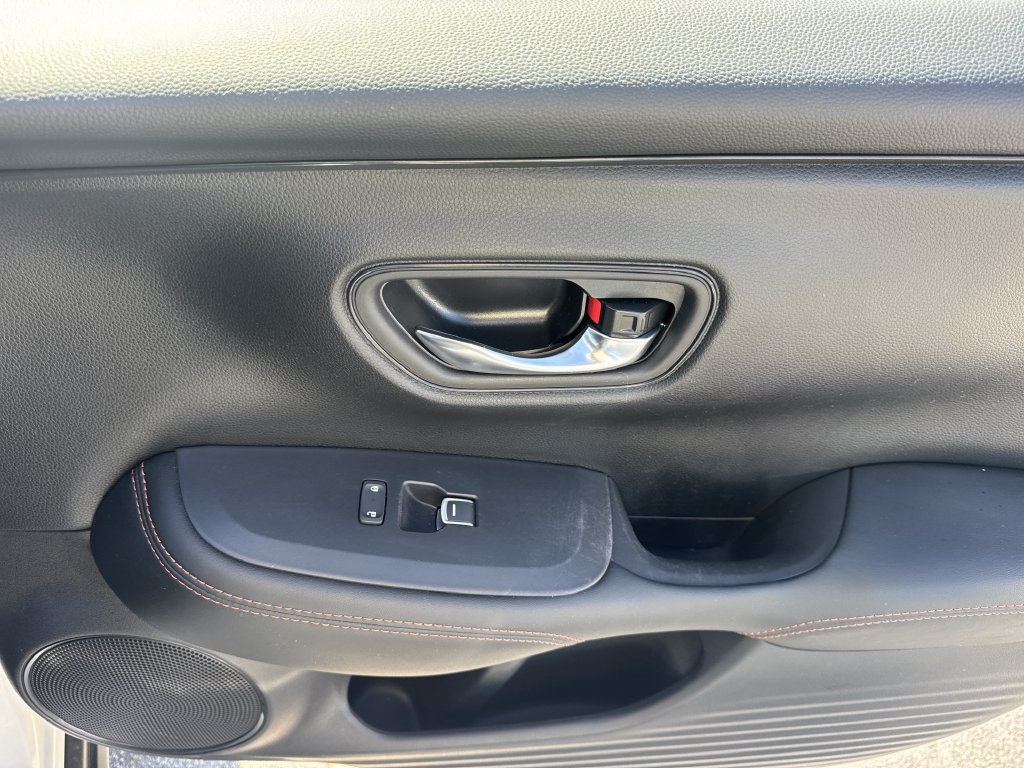 Used 2025 Honda HR-V Sport image 14