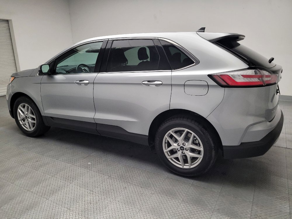 Used 2024 Ford Edge SEL image 3
