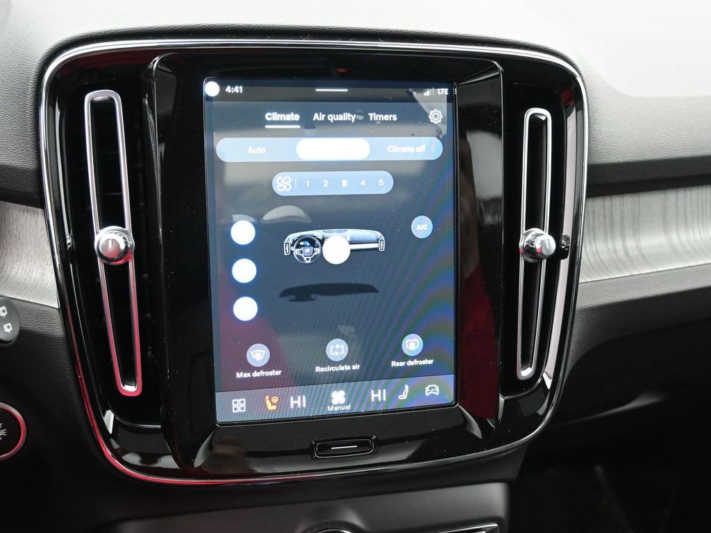 New 2026 Volvo XC40 B5 Ultra w/ Protection Package Premier image 14
