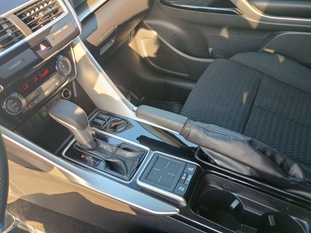 Used 2020 Mitsubishi Eclipse Cross LE FWD image 31