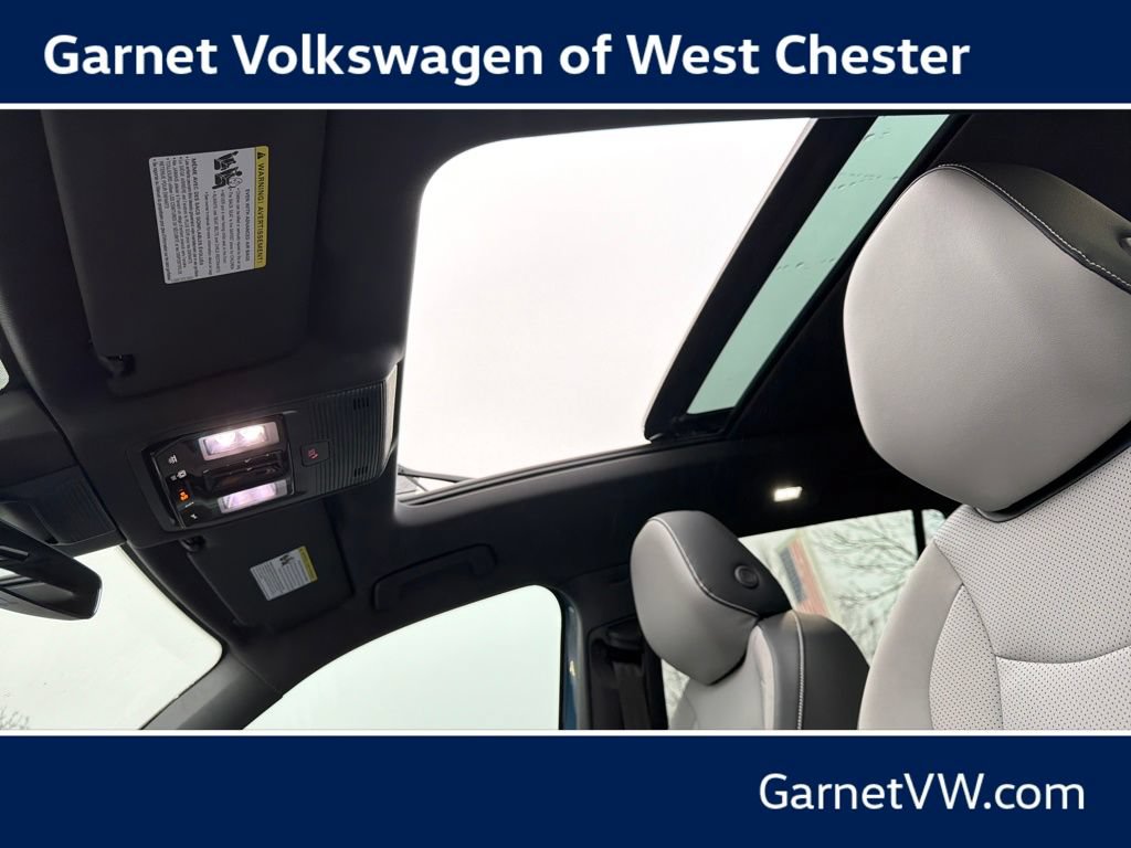 New 2026 Volkswagen Tiguan SE R-Line AWD/4WD image 17
