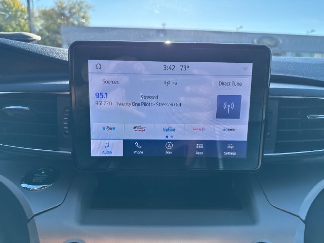 Used 2021 Ford Explorer XLT w/ Equipment Group 202A AWD/4WD image 21