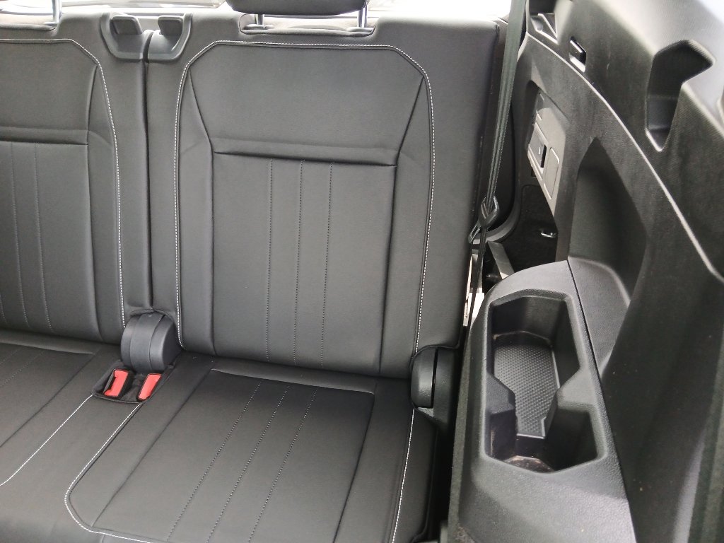 Used 2023 Volkswagen Tiguan SE R-Line FWD image 18