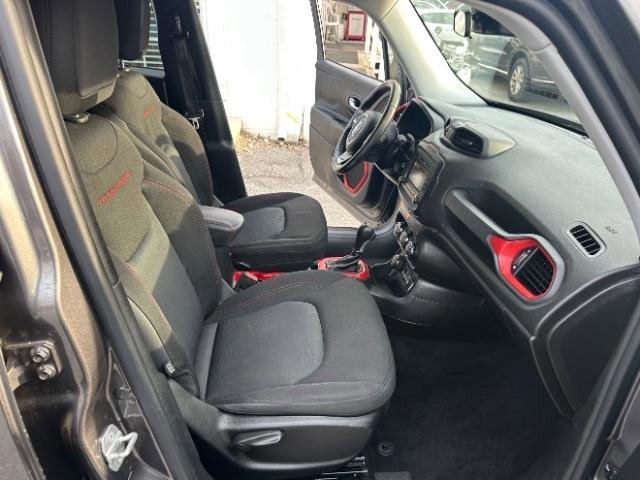 Used 2016 Jeep Renegade Trailhawk image 36