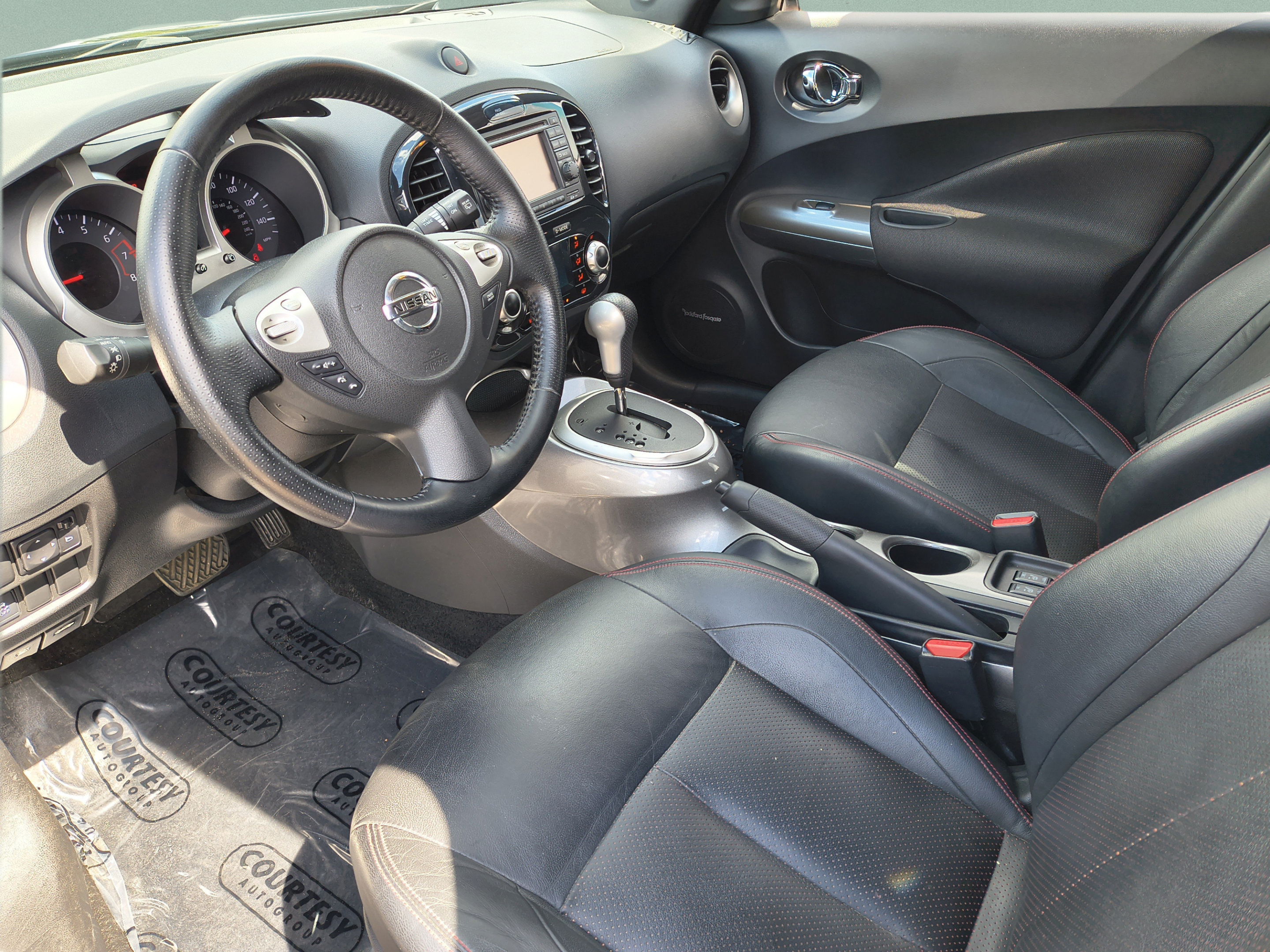 Used 2014 Nissan Juke SL FWD image 15