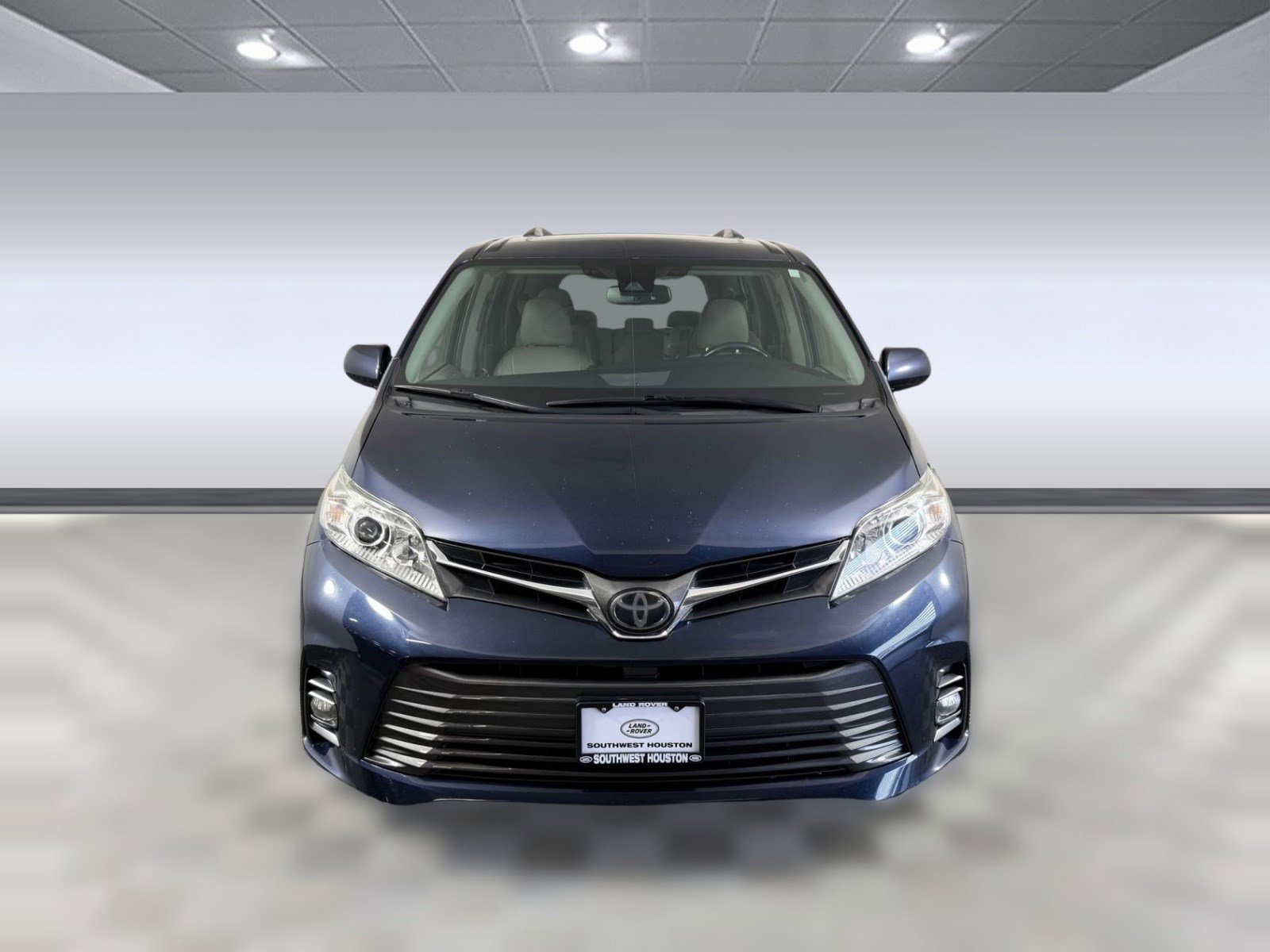 Used 2019 Toyota Sienna XLE FWD image 6