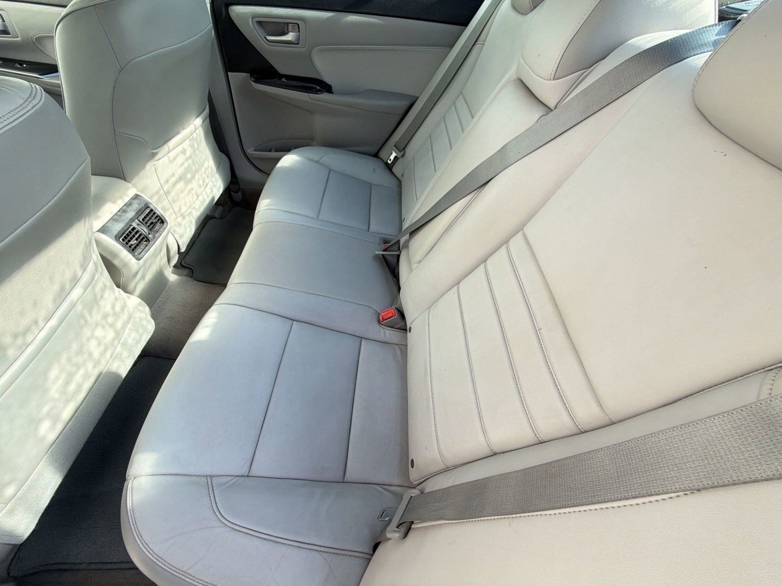 Used 2015 Toyota Camry XLE FWD image 24