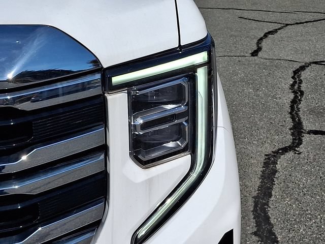 Used 2022 GMC Sierra 1500 SLT w/ SLT Convenience Package AWD/4WD image 9