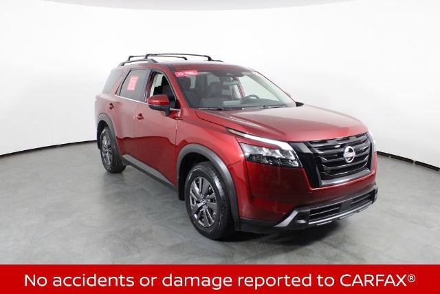 Certified 2024 Nissan Pathfinder SV w/ Black Appearance Package FWD image 5