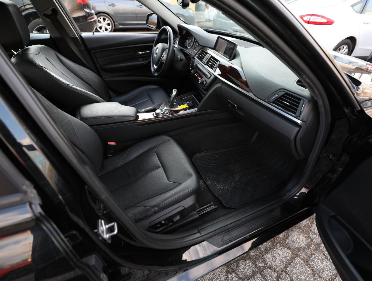 Used 2014 BMW 328i xDrive Sedan AWD/4WD image 13