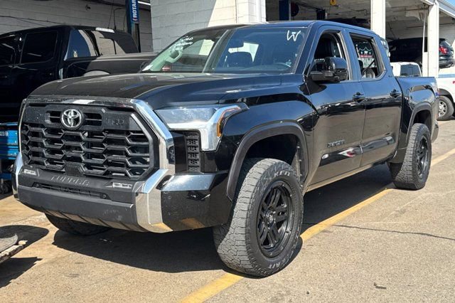 Used 2022 Toyota Tundra SR5 w/ TRD Off-Road Premium Package image 2
