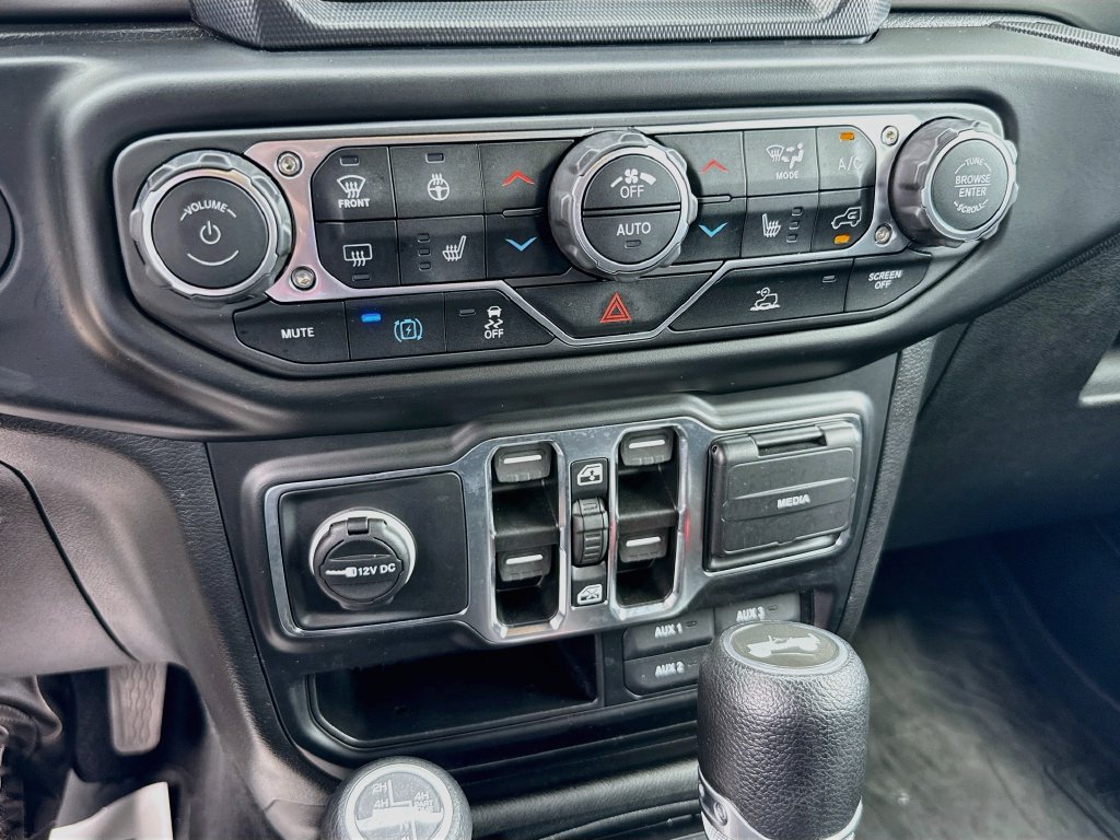 Certified 2023 Jeep Wrangler Unlimited w/ Sun & Screen Package AWD/4WD image 17