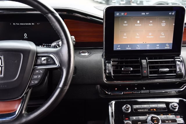 Used 2020 Lincoln Navigator Reserve RWD image 11