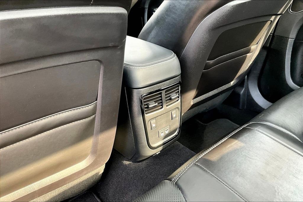 Used 2023 Chrysler 300 S w/ Comfort Group RWD image 12