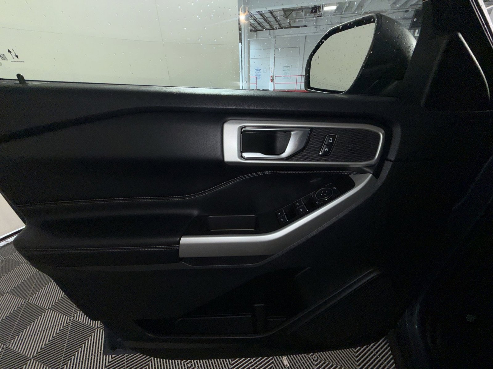 Used 2021 Ford Explorer XLT w/ Equipment Group 202A AWD/4WD image 15
