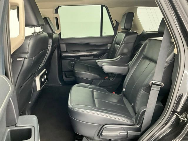 Used 2024 Ford Expedition XLT AWD/4WD image 8