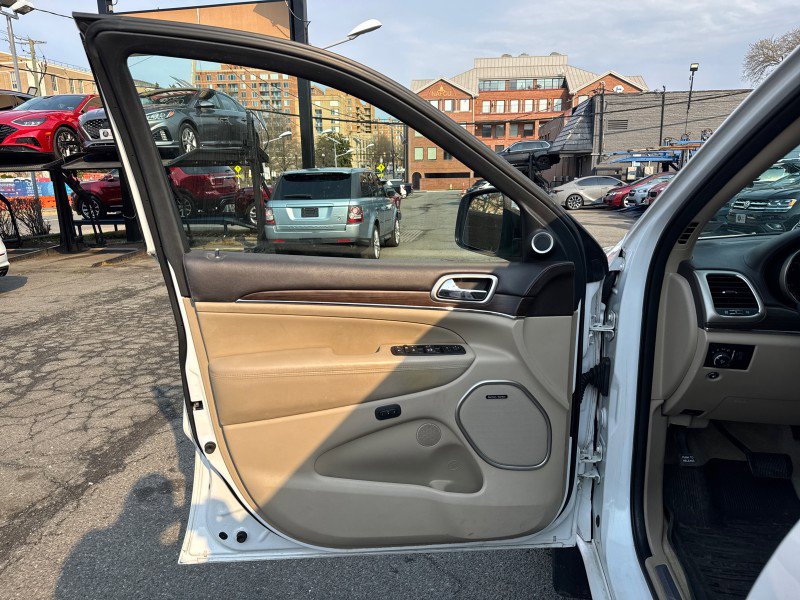 Used 2016 Jeep Grand Cherokee Overland image 11