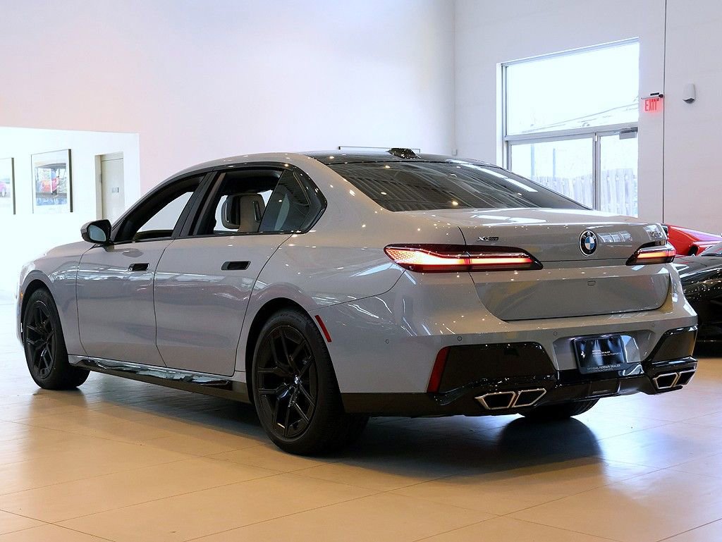 Used 2024 BMW 760i xDrive w/ Premium Package 2 image 2