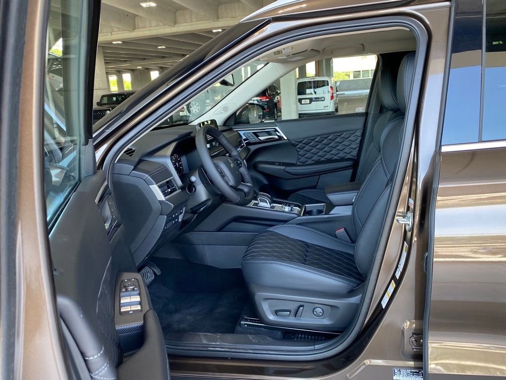 New 2023 Mitsubishi Outlander SEL image 7