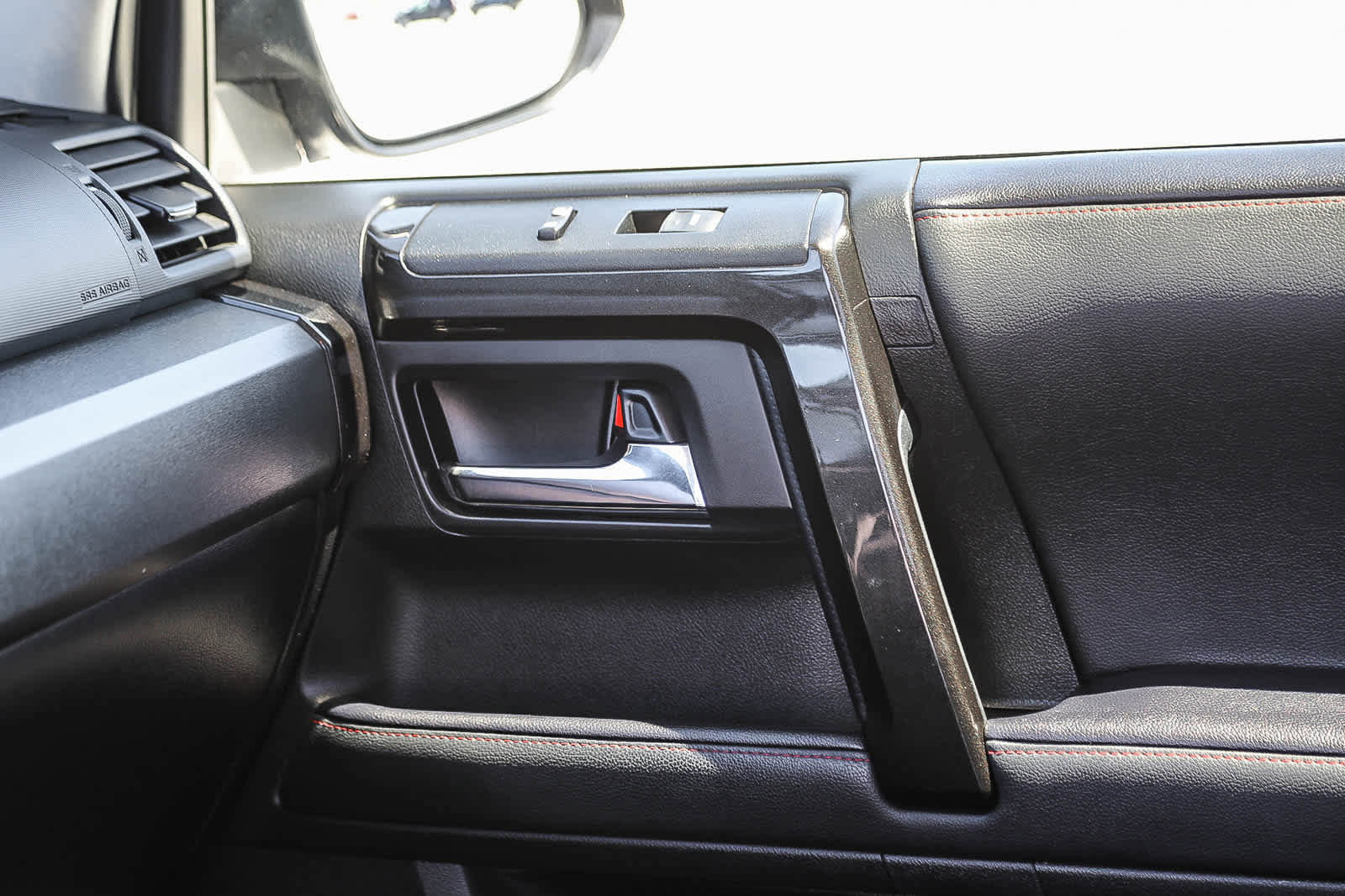 Used 2020 Toyota 4Runner TRD Off-Road Premium w/ Moonroof Package AWD/4WD image 21