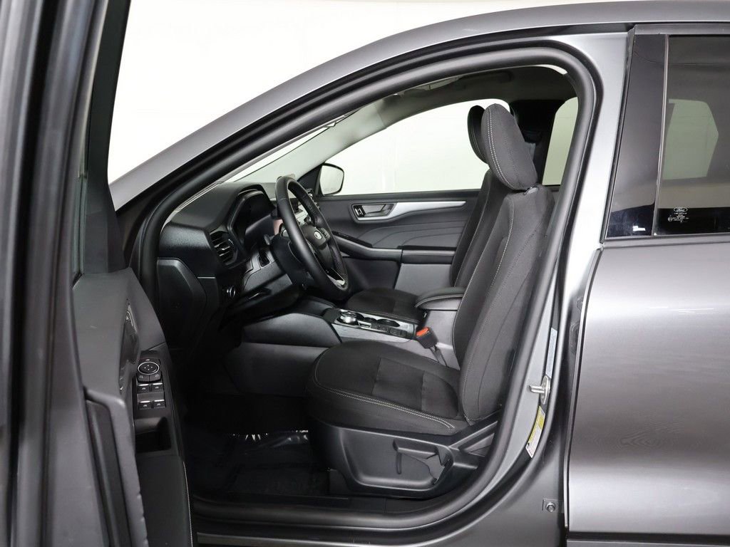 Used 2025 Ford Escape Active w/ Cold Weather Package AWD/4WD image 27