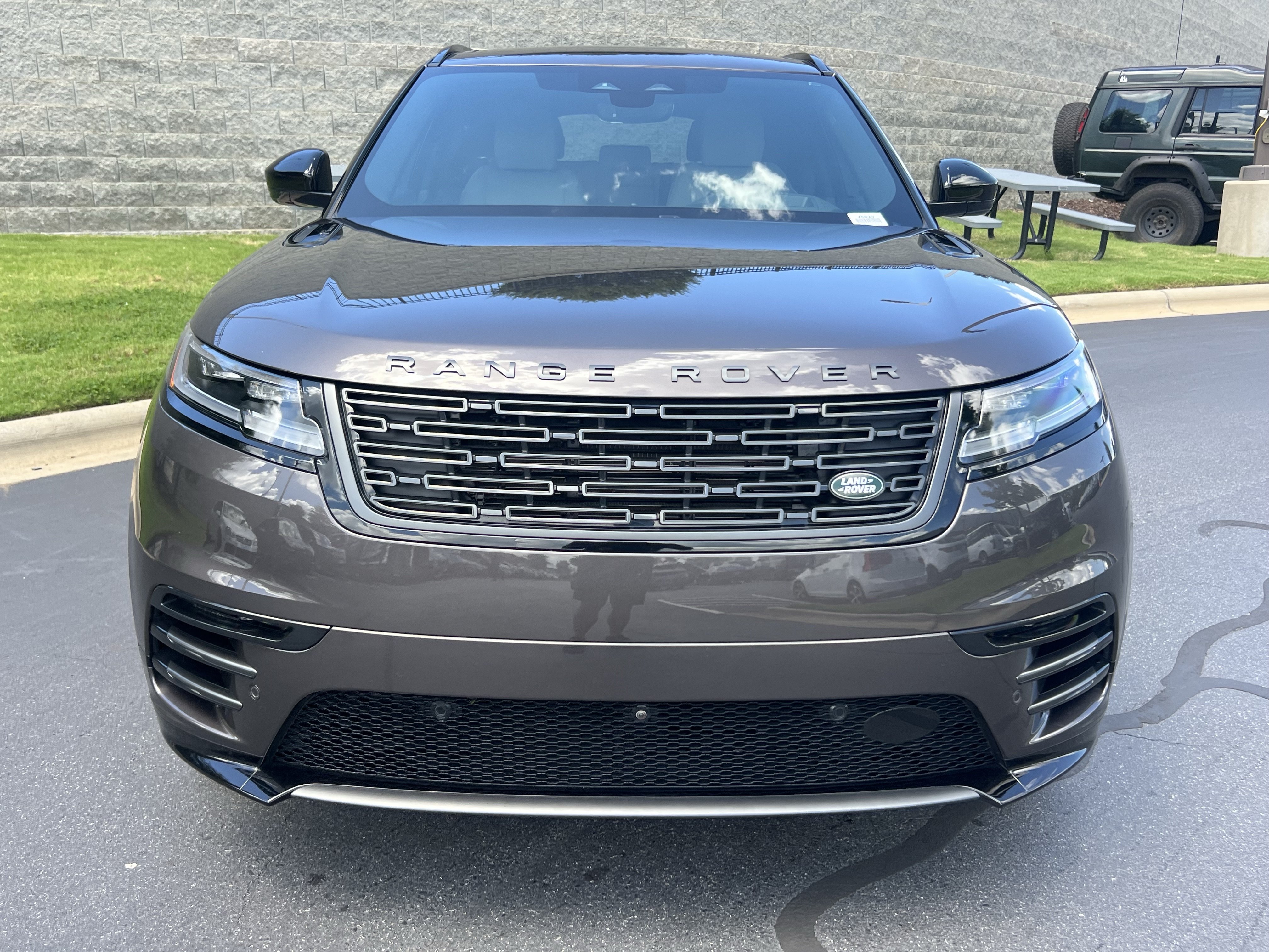 Certified 2026 Land Rover Range Rover Velar Dynamic SE AWD/4WD image 10
