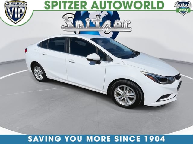 Used 2017 Chevrolet Cruze LT w/ Convenience Package FWD image 2