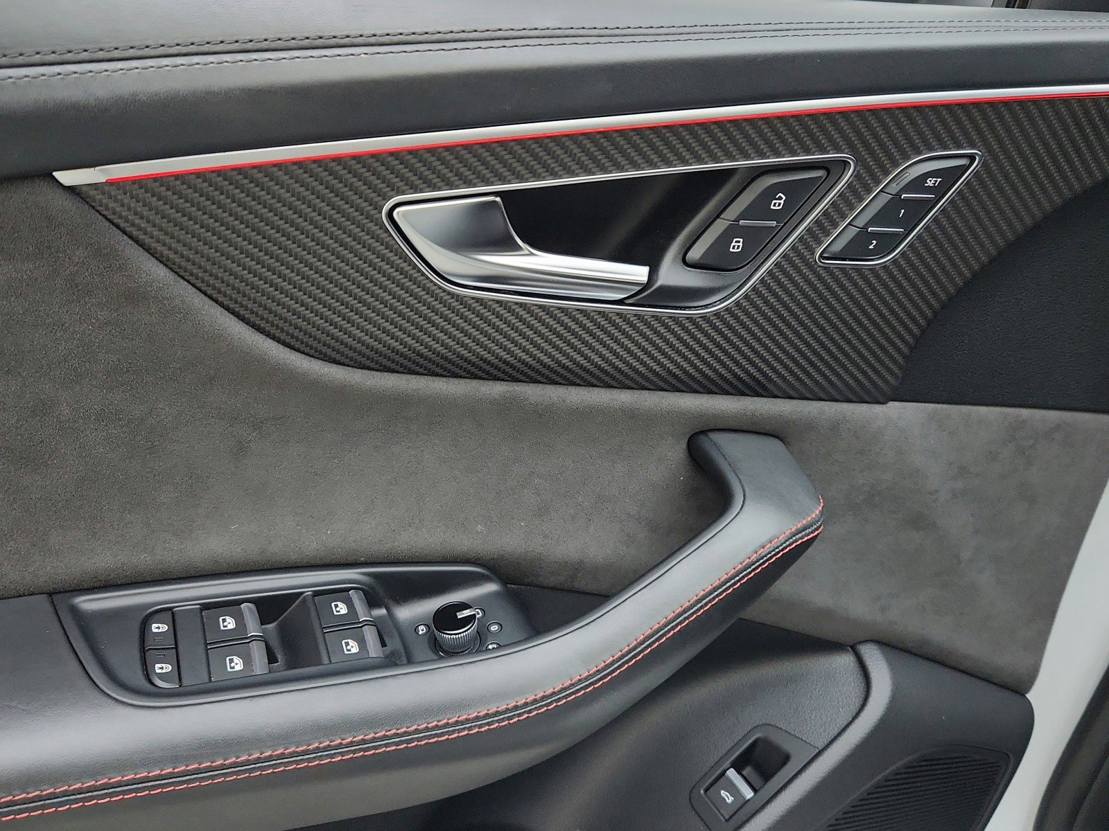 Used 2022 Audi RS Q8 w/ Luxury Package image 38