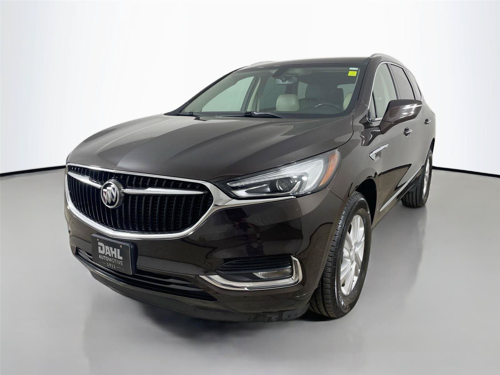 Used 2018 Buick Enclave Essence w/ Trailering Package AWD/4WD image 4
