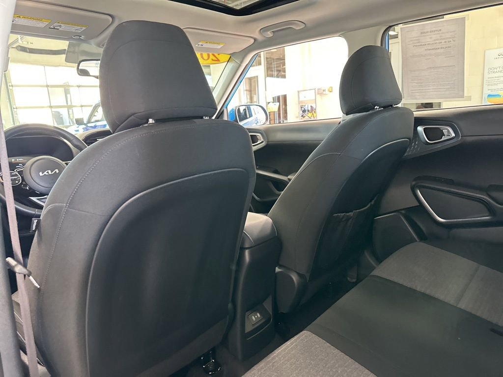 Used 2025 Kia Soul EX FWD image 38