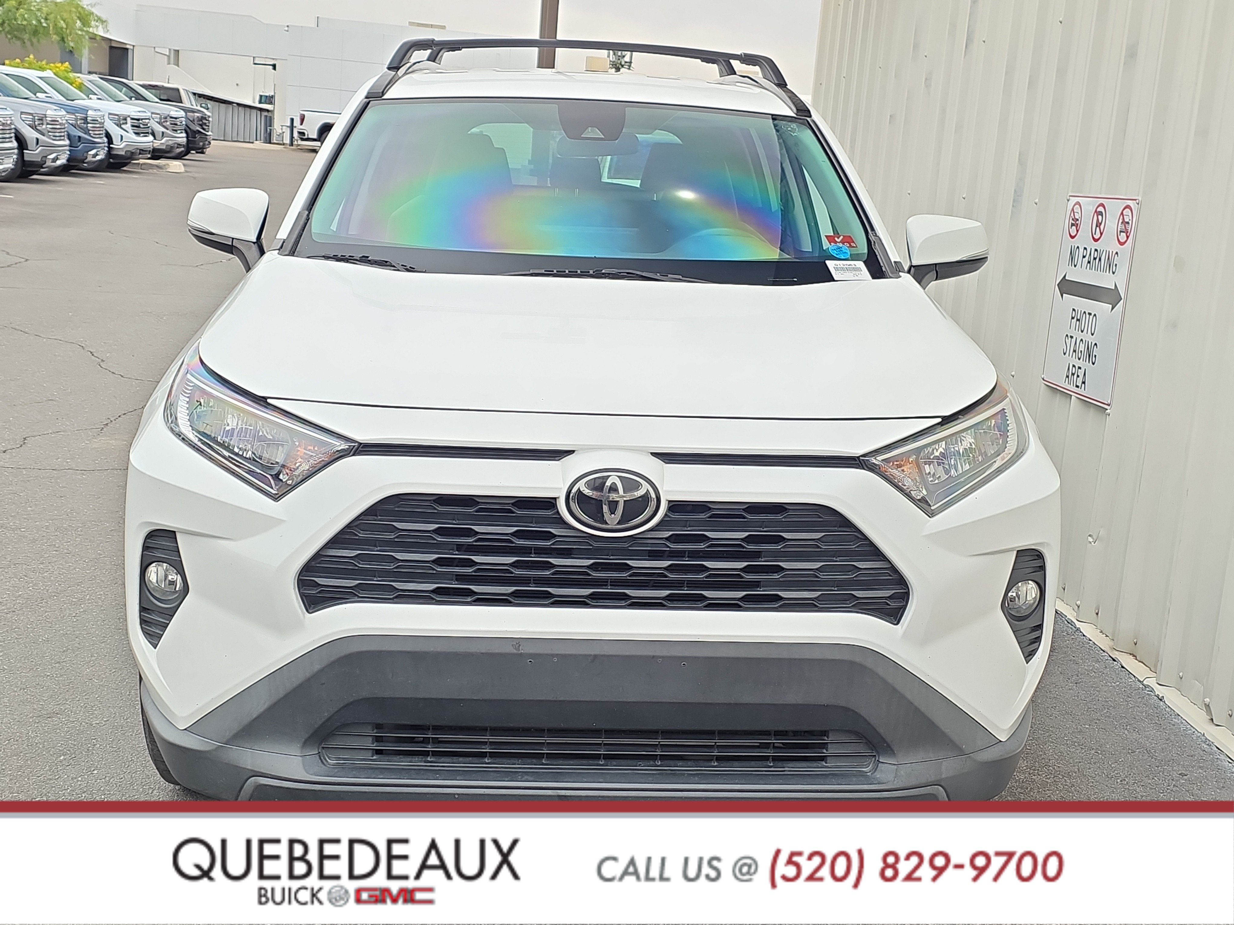 Used 2020 Toyota RAV4 XLE FWD image 2