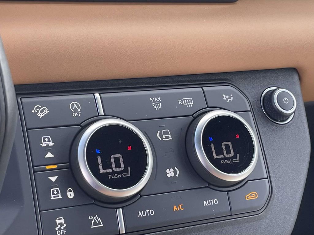 Used 2024 Land Rover Defender 110 X-Dynamic SE image 23