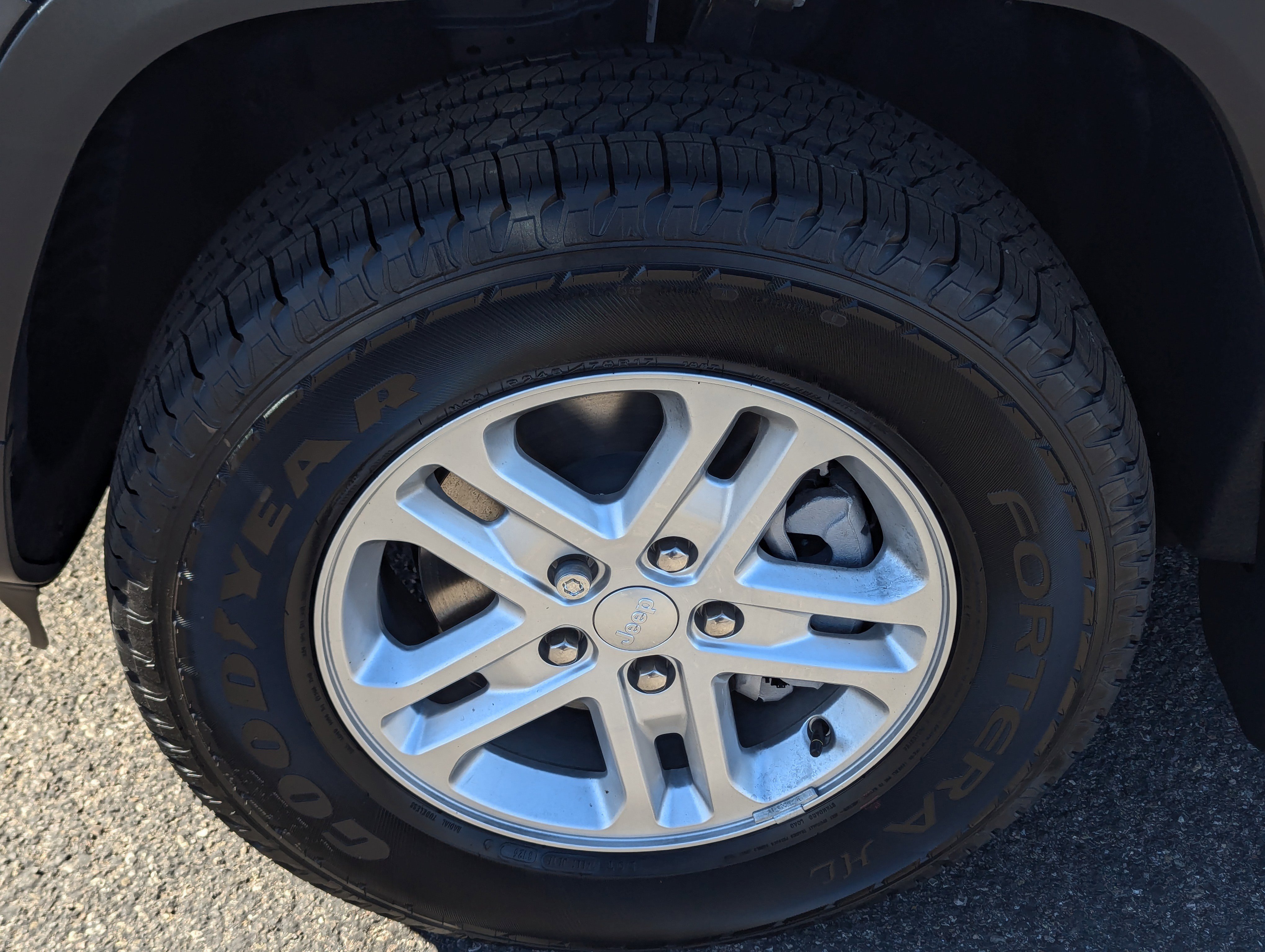 New 2025 Jeep Grand Cherokee Laredo w/ Luxury Tech Group I image 7