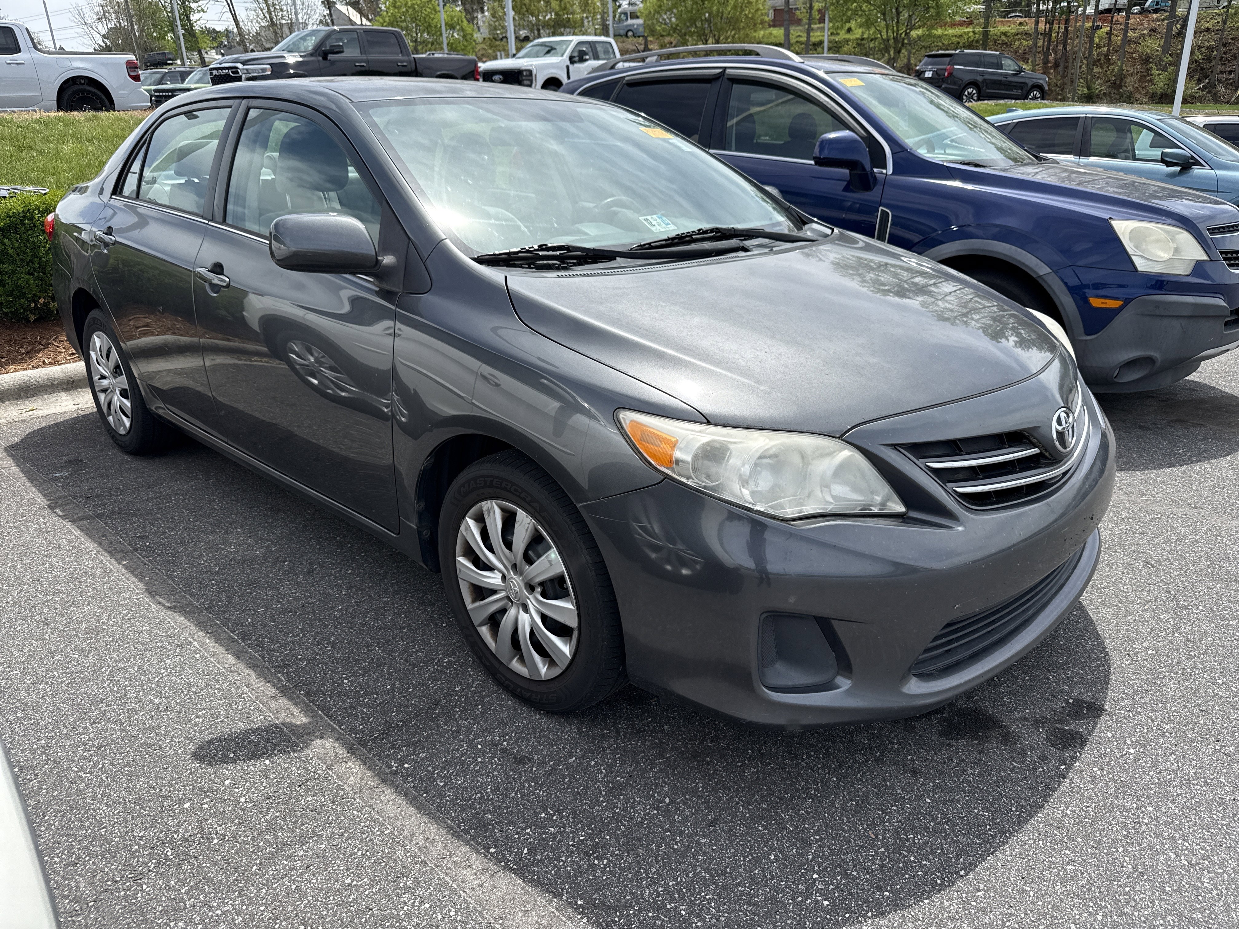 Used 2013 Toyota Corolla LE image 2