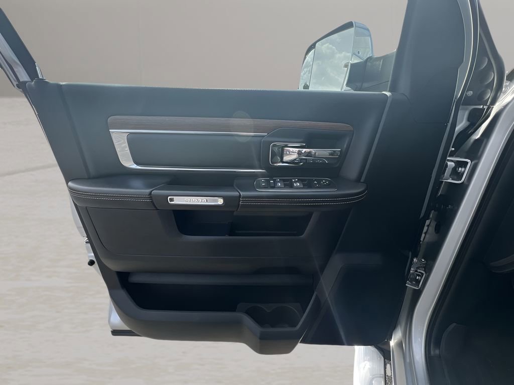 Used 2016 RAM 3500 Laramie image 22