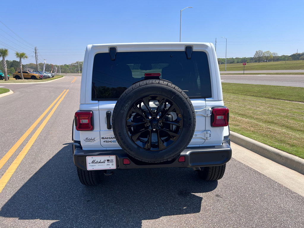 Used 2025 Jeep Wrangler Sahara w/ Safety Group image 8